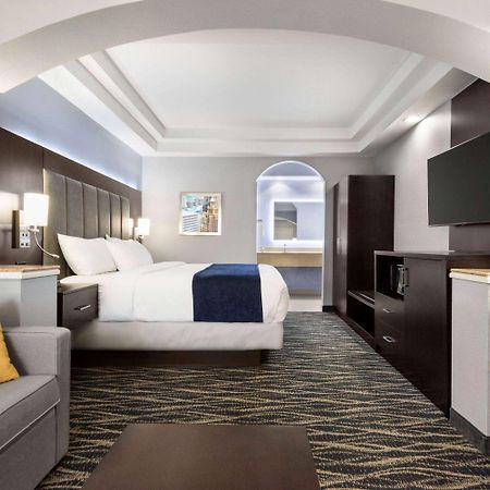 Days Inn & Suites By Wyndham Houston Hobby Airport Eksteriør billede