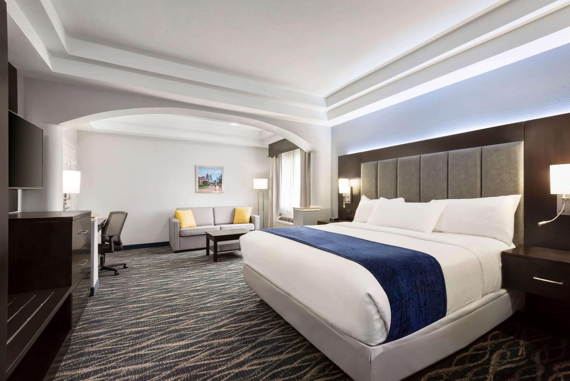 Days Inn & Suites By Wyndham Houston Hobby Airport Eksteriør billede