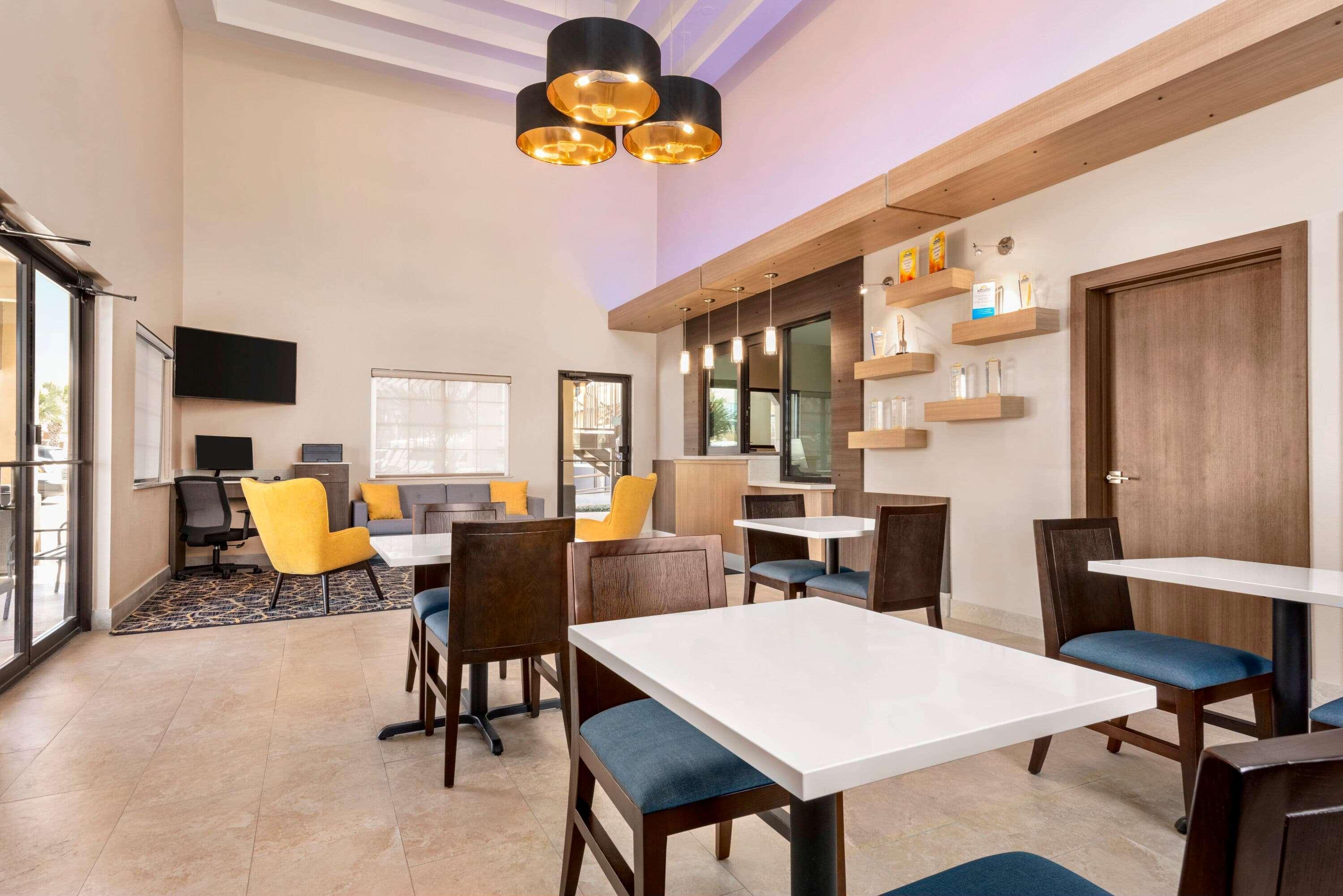 Days Inn & Suites By Wyndham Houston Hobby Airport Eksteriør billede