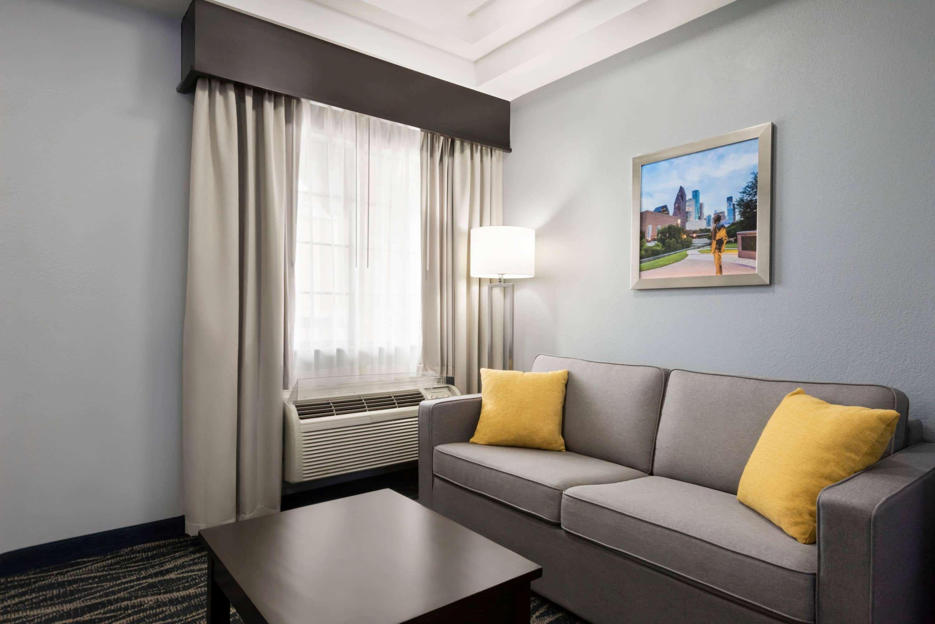 Days Inn & Suites By Wyndham Houston Hobby Airport Eksteriør billede