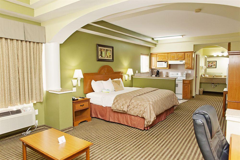 Days Inn & Suites By Wyndham Houston Hobby Airport Eksteriør billede