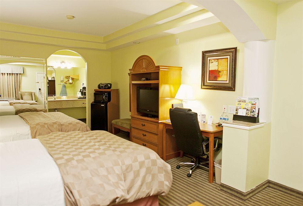 Days Inn & Suites By Wyndham Houston Hobby Airport Eksteriør billede
