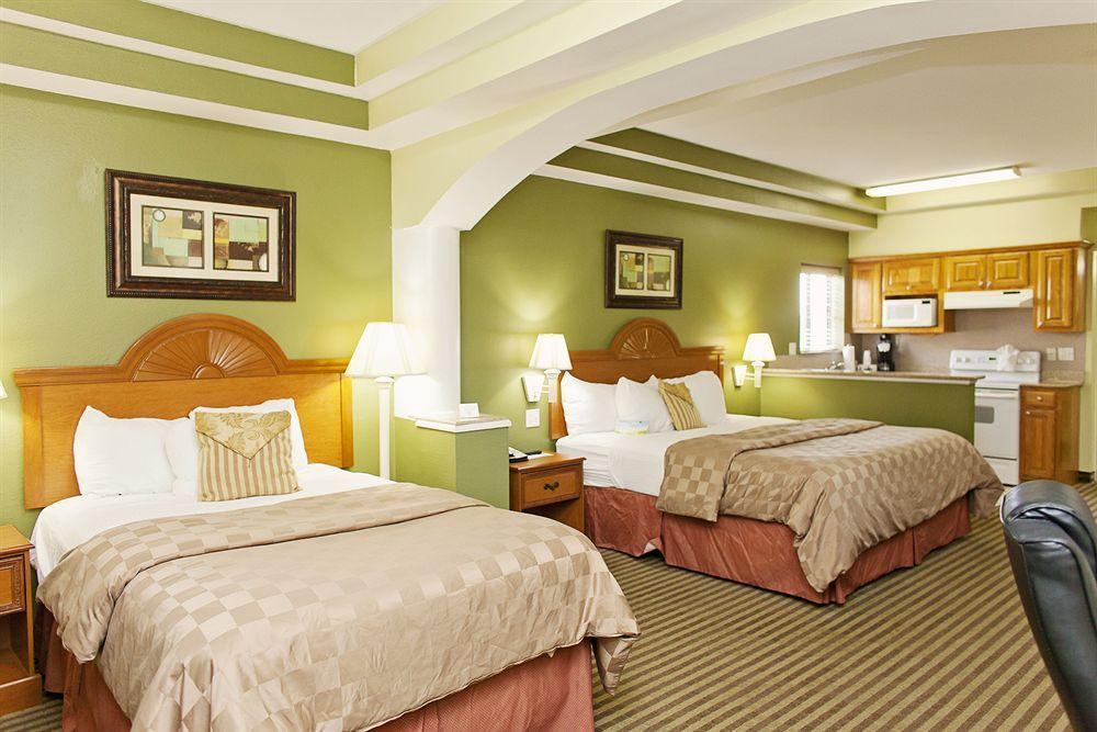 Days Inn & Suites By Wyndham Houston Hobby Airport Eksteriør billede