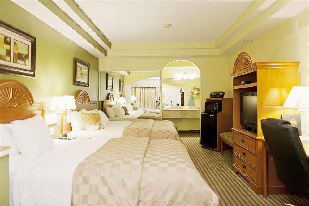 Days Inn & Suites By Wyndham Houston Hobby Airport Eksteriør billede